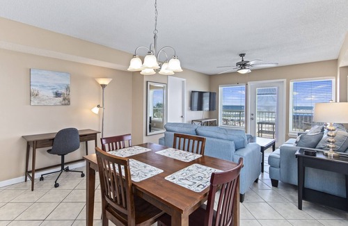 Gulf Shores Condo | Fall break special! Ocean front. Have lunch at SEA-N-SUDS on the ocean!!
