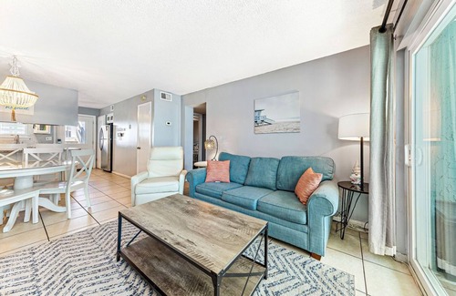 Gulf Shores Condo | Fantastic Rates! BOOK NOW AND SAVE!*RENOVATED NEW BEDS with POOL* 2BR/1BA*