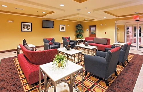 Talladega Hotel | Holiday Inn Express Hotel & Suites Talladega, an IHG Hotel