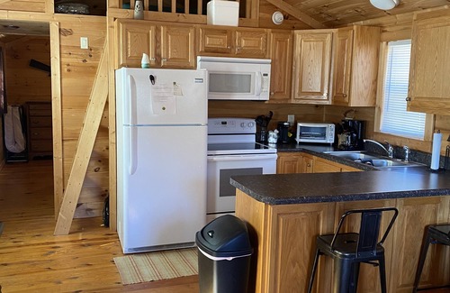 Groveoak Cabin | Little fishing cabin by the lake “Come catch some memories “