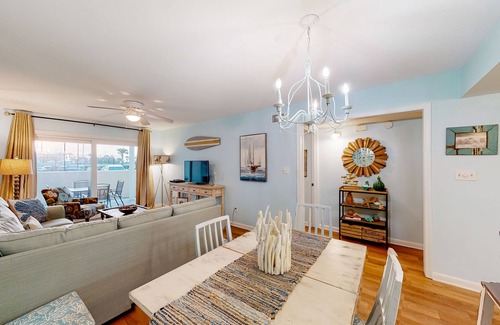 Orange Beach Condo | Perdido Dunes condo with patio, AC, washer/dryer - walk to beaches