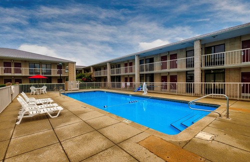 Gadsden Hotel | Red Roof Inn Gadsden