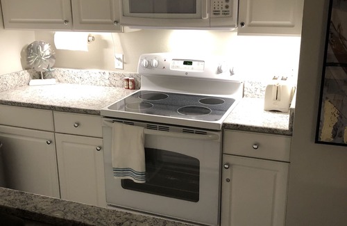 Orange Beach Apartment | Studio condo - beautiful side-view of the Gulf!