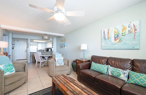 Orange Beach Condo | Sunswept 107 2/2 1ST Floor Condo* Nicely Updated with Gulf View*