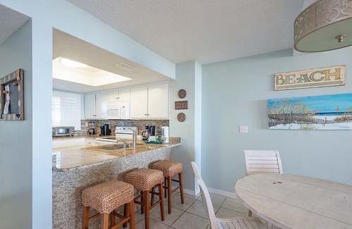 Orange Beach Condo | Sunswept 107 2/2 1ST Floor Condo* Nicely Updated with Gulf View*