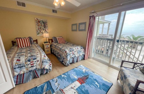 Dauphin Island Apartment | 002 Sandcastle