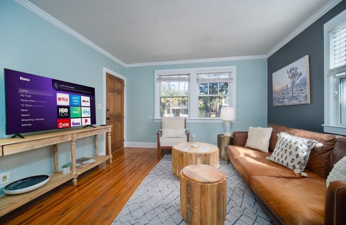 Riverside Apartment | 1/1 Luxury Riverside Home | Historic 5-Pts | Hospital