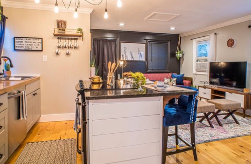 Huntsville House | 1 bedroom home downtown Five Points Huntsville