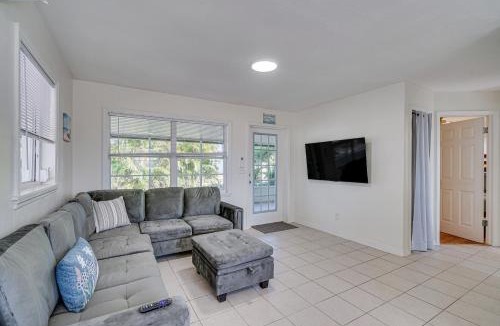 Bokeelia House | 1 Mi to Boat Ramp: Bokeelia Home w/Screened Patio
