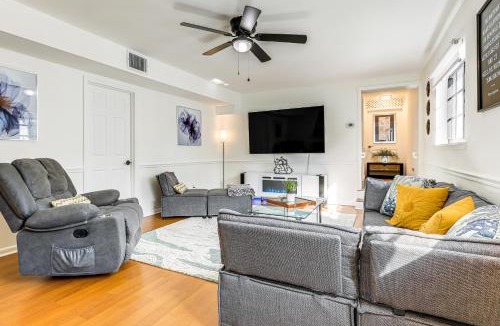 Stuart House | 1 Mi to Boat Ramp: 'The Islander' Home w/Yard