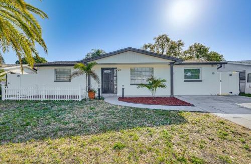 Carver City - Lincoln Gardens Apartment | 1 Mi to Midtown & Stadium! Couple's Haven in Tampa