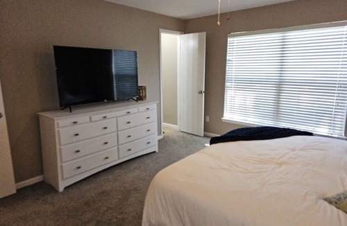 Isle of Palms House | 1 mile from MAYO CLINIC, 3 miles to the beach! 3 beds/2 bath fully furnished!