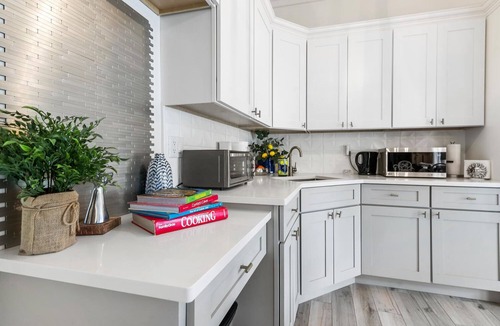 Old Northwood Historic District House | 1 Queen BR | 1 Full bathroom w/Patio & Grill!