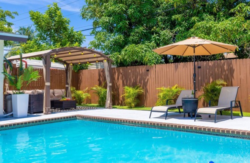Pompano Beach House | 10 Min to Beach | Private Pool Oasis | Games & BBQ