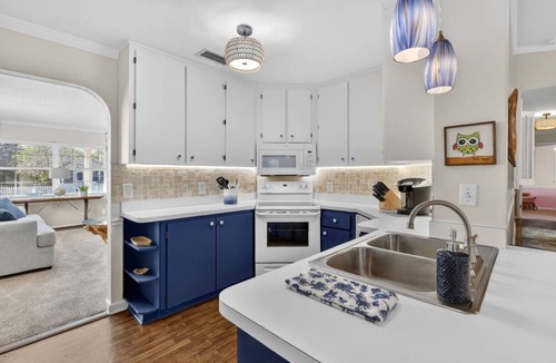 Mount Dora House | 10 min walk to DT! Fire Pit-Pet Friendly! A true DT retreat!