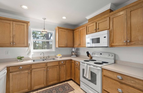 Dauphin Island House | 100+ 5-STAR Reviews: Family Home 5 Min. Walk to Beach Neighborhood Pool & Tennis