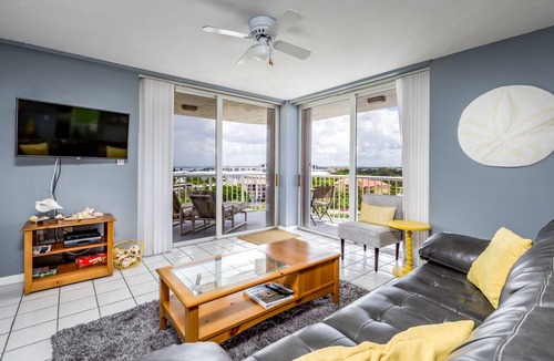 South Island Condo | 106 m² Condo ∙ 2 bedrooms ∙ 4 guests