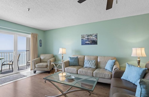 Madeira Beach Condo | 112 m² Condo ∙ 2 bedrooms ∙ 6 guests