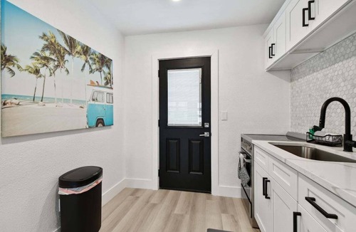 Treasure Island Apartment | 117 127th Ave E Unit 3