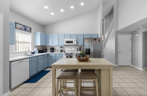 Sandy Ridge House | 12 min to Disney Movie Theater Pool