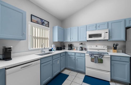 Sandy Ridge House | 12 min to Disney Movie Theater Pool