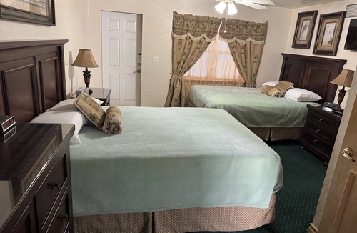 South Peninsula Historic District Hotel | 14 A-1 bed/1 bath Suite-2nd floor Courtyard View