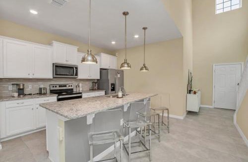 Davenport House | 1681KL Weekly Stay 6Br Fireworks View