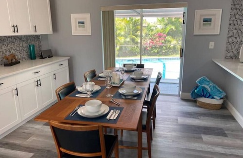 Lochmoor Waterway Estates House | 18 Palms Hideaway