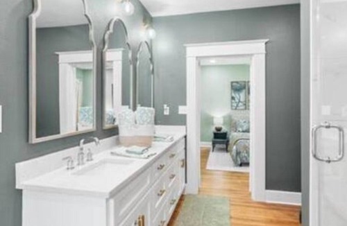 Mobile House | 1908 Myrtle · Stylish bungalow 5 Min drive to Downtown