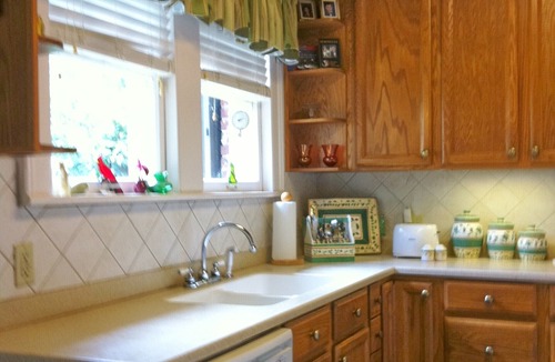 East Hill House | 1928 Tudor in Historic East Hill - Close to Beaches, Historic Downtown & A Park