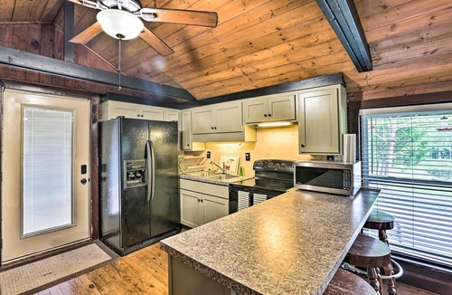 Talladega Cabin | 1950's Serenity Pond Cabin w/View: Peace & Quiet!
