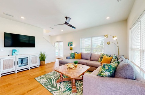 Surf Side Shores House | 197 m² House ∙ 5 bedrooms ∙ 10 guests