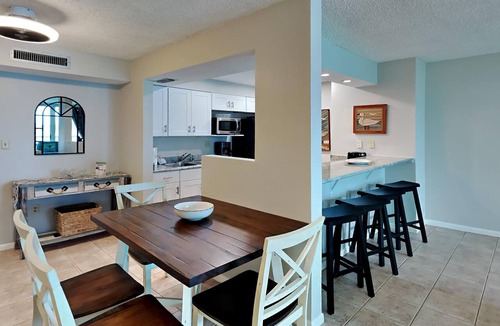Villa Sabine Condo | 1BD/1BA Condo on Bay + Beach Across | Pet-Friendly with Resort Amenities