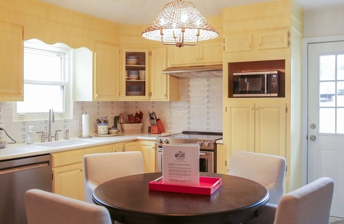 Biloxi Cottage | 1BR/1BA just steps from Government St in Downtown! Fenced-in yard & grill!