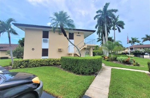 Marco Island Condo | 1BR Marco Island condo with heated pool, WiFi, kitchen, and beach nearby.