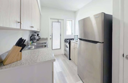 West Avenue Apartment | 1BR Miami Beach Apt with King plus 2 Queens & Smart TV