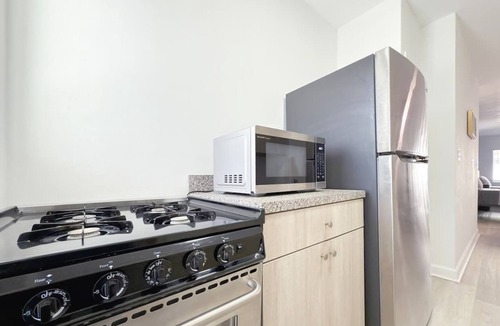 West Avenue Apartment | 1BR Miami Beach Apt with King plus 2 Queens & Smart TV