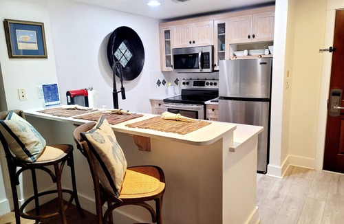 Baytowne Wharf Condo | 1BR w Private Balcony🌴 Free Beach Tram, Lagoon Pool, Full Kitchen, Washer&Dryer