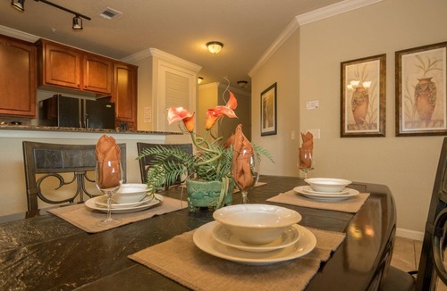 Highlands Reserve Condo | 1st floor clean comfortable condo minutes to Disney World, resort pool