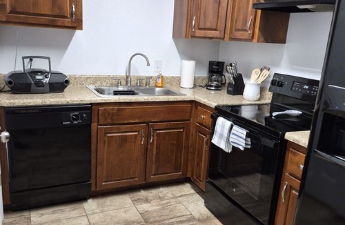 Ono Island Apartment | 2-bedroom 1-bath in SW Pensacola FL, cool AC. 5 minutes to Perdido Key Beaches.