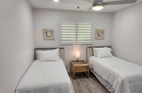 Royal Harbor Apartment | 2 Bedroom / 2 Bathroom Vacation Rental, Close to Downtown Naples 5th Ave, Beach