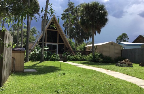 Fort McCoy House | 2-bedroom A-frame house in beautiful oasis, Fort McCoy.