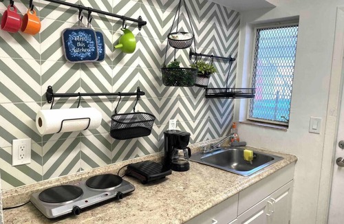 East Little Havana Apartment | 2 Bedroom Apartment Steps to Calle 8