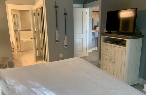 Baytowne Wharf Resort | 2 Bedroom Condo Pilot House - Village of Baytowne Wharf - w/6-Seater Golf Cart