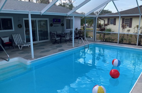 Port Charlotte House | 2 bedroom pool house Port Charlotte. Close to shopping.