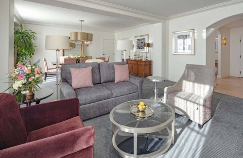 Florida Center Hotel | 2-Bedroom Suite at a 4⭐️ Hotel