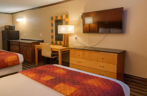 Baton Rouge Apartment | 2 Double Beds Studio with Full Kitchen 102