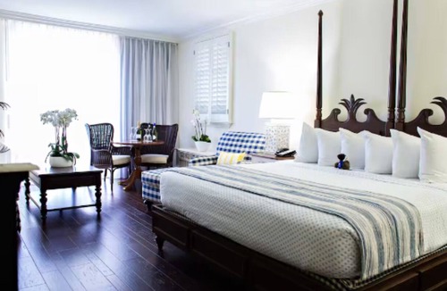 Pelican Bay Hotel | 2 Double City | Inn at Pelican Bay | Breakfast, Beach Ride, Mercato Shops