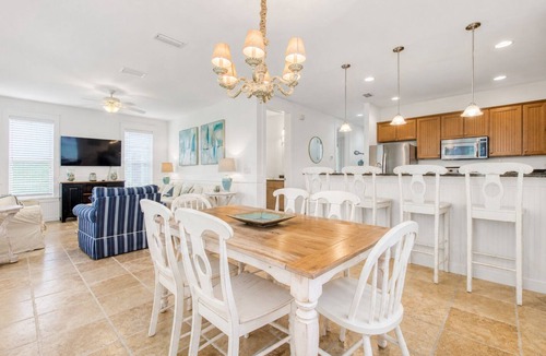 Laurel Grove House | 2 Golf Carts☀️ Heated Pool | Hot Tub | Gym | Golf Course View | Beach Gear ☀️Sandestin