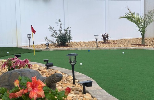 Sabal Chase Villa | 2 GOLF CARTS - Putting Green, 3 bed Courtyard Villa, 1 mile from Sumter Landing